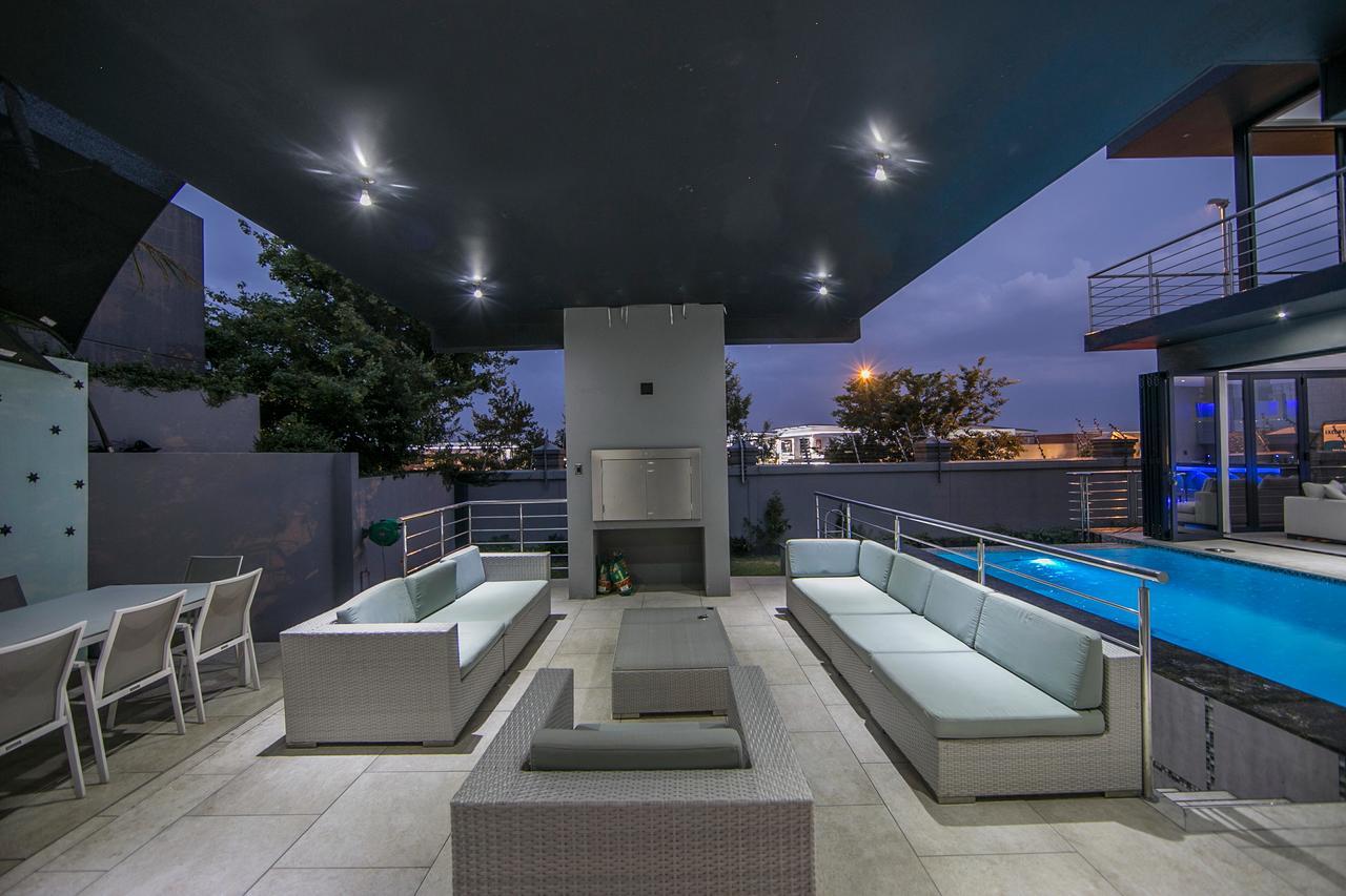 ساندتون Luxurious Contemporary Villa المظهر الخارجي الصورة